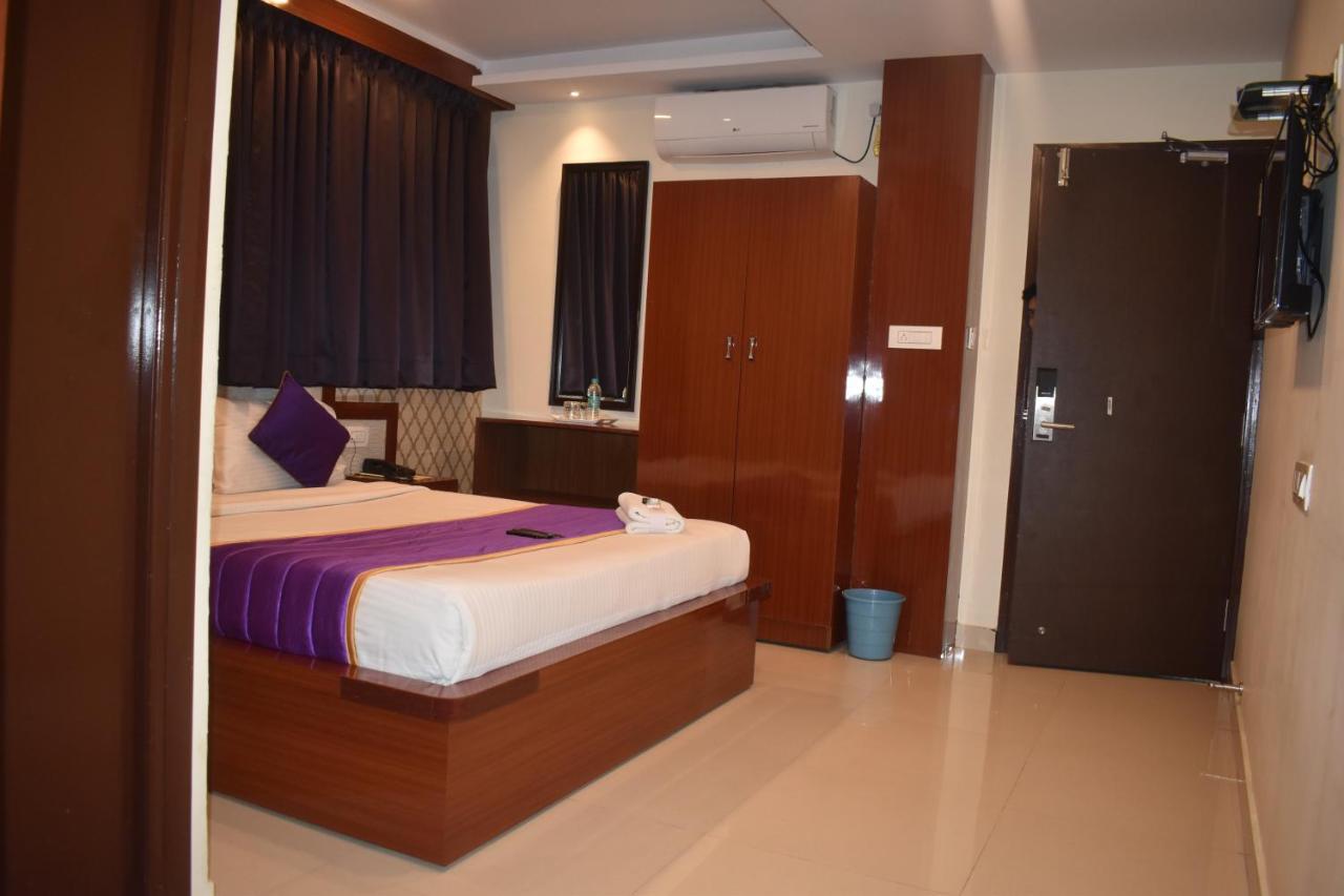 Hotel Ur Comforts Jayanagar Bangalore Esterno foto